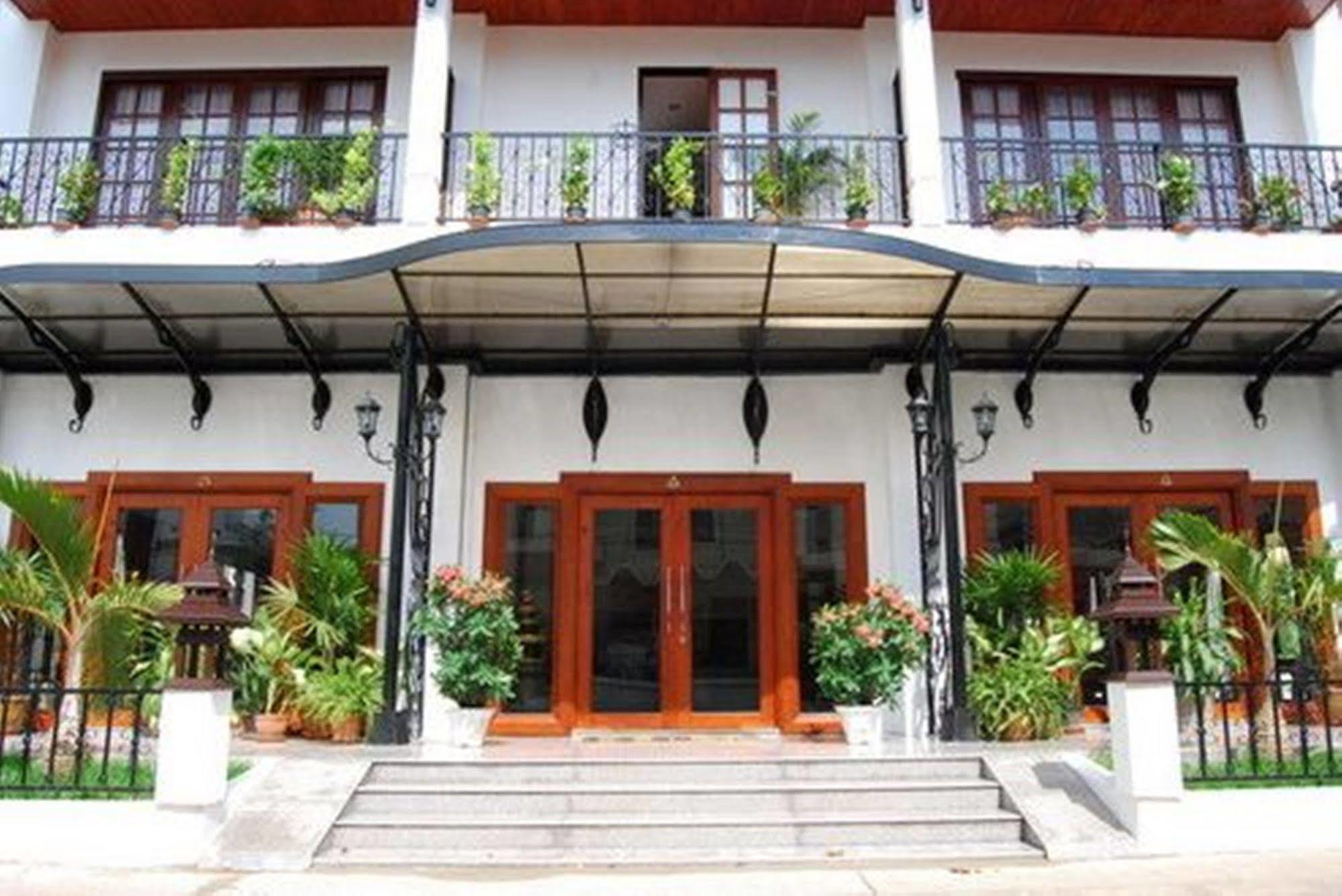 Vayakorn Inn Vientiane Esterno foto