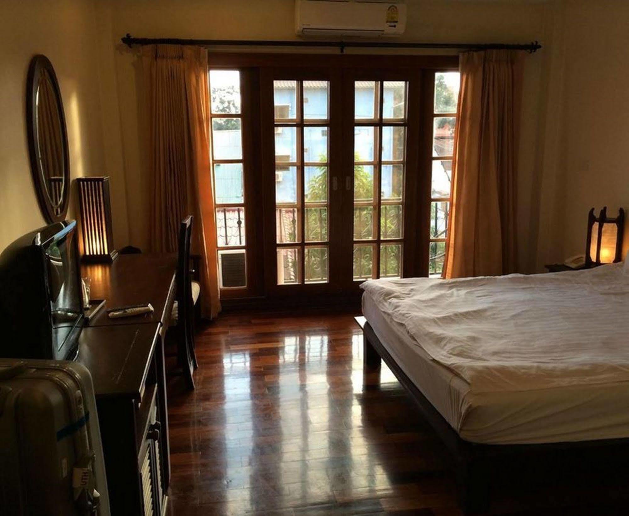 Vayakorn Inn Vientiane Esterno foto