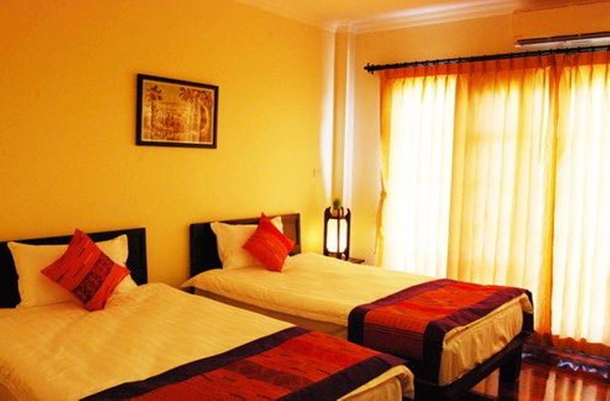 Vayakorn Inn Vientiane Esterno foto